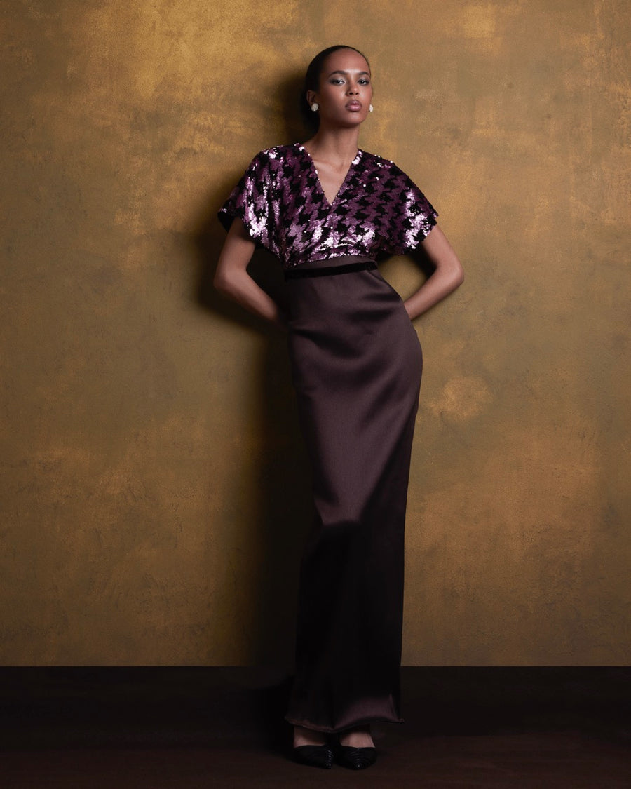 SHORT SLEEVE V NECK SEQUIN  FITTED DRESS