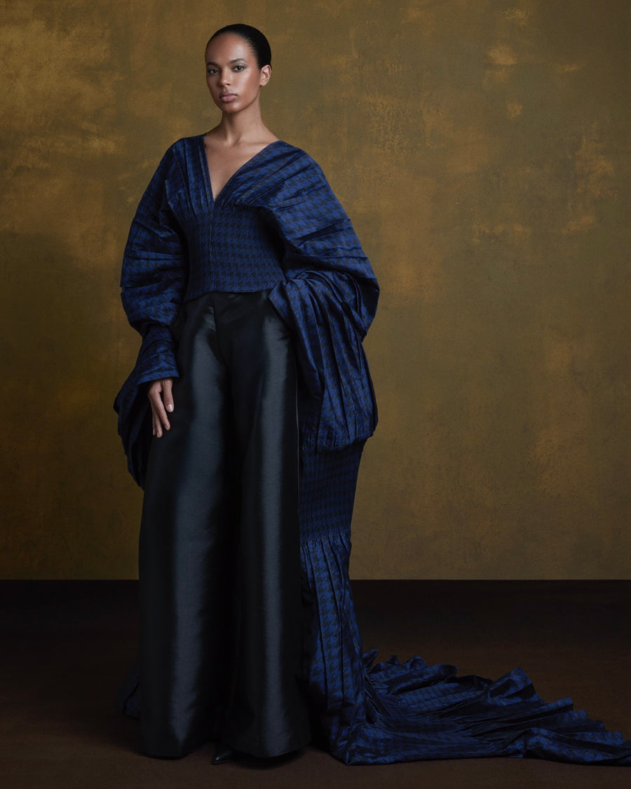 V NECK TOP WITH PUFF SLEEVES AND TAIL